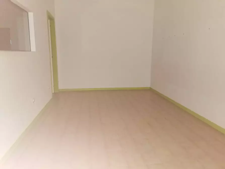 Immagine 12 di Locale commerciale in affitto  in via Tosco Romagnola a Calcinaia