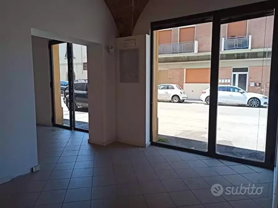 Immagine 3 di Locale commerciale in vendita  in Via Fiorentina a Pontedera
