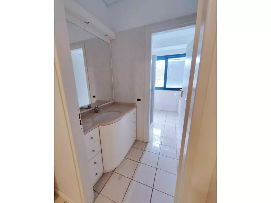 Immagine 8 di Ufficio in affitto  in VIALE EUROPA a Cascina