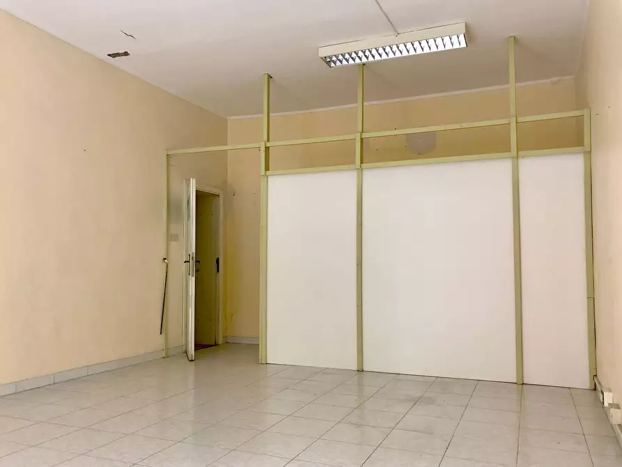 Immagine 2 di Locale commerciale in vendita  in Corso Matteotti a Pontedera