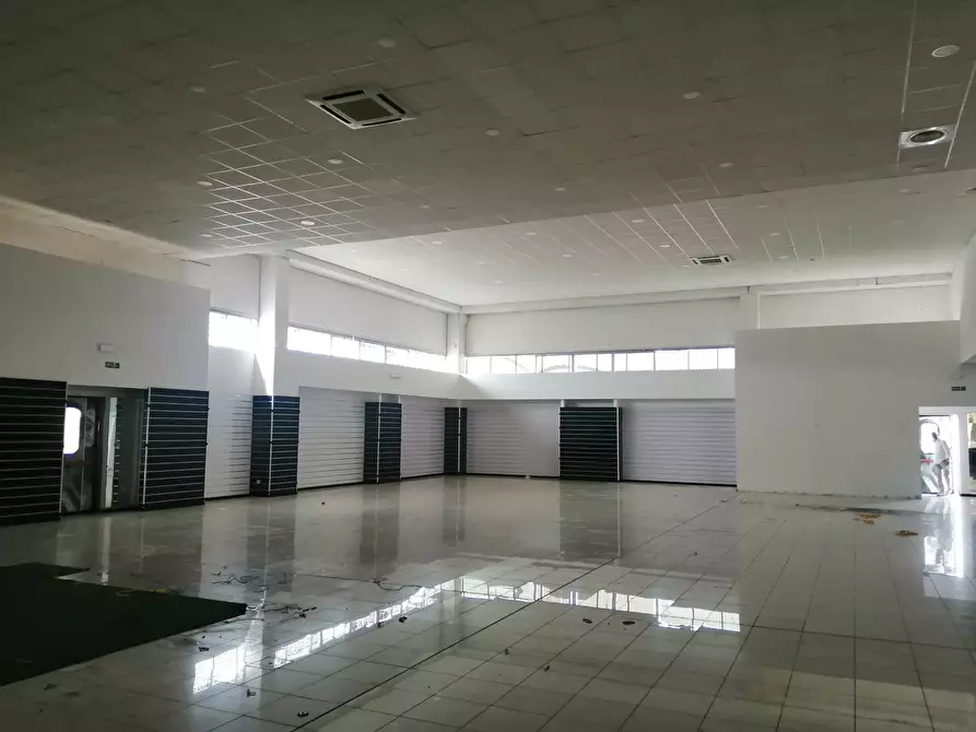 Immagine 5 di Locale commerciale in affitto  in via venezia a Ponsacco