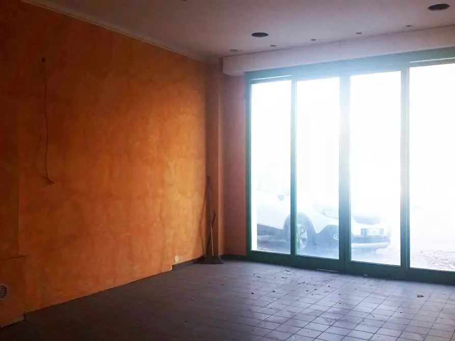 Immagine 8 di Locale commerciale in vendita  in via valdera a Ponsacco