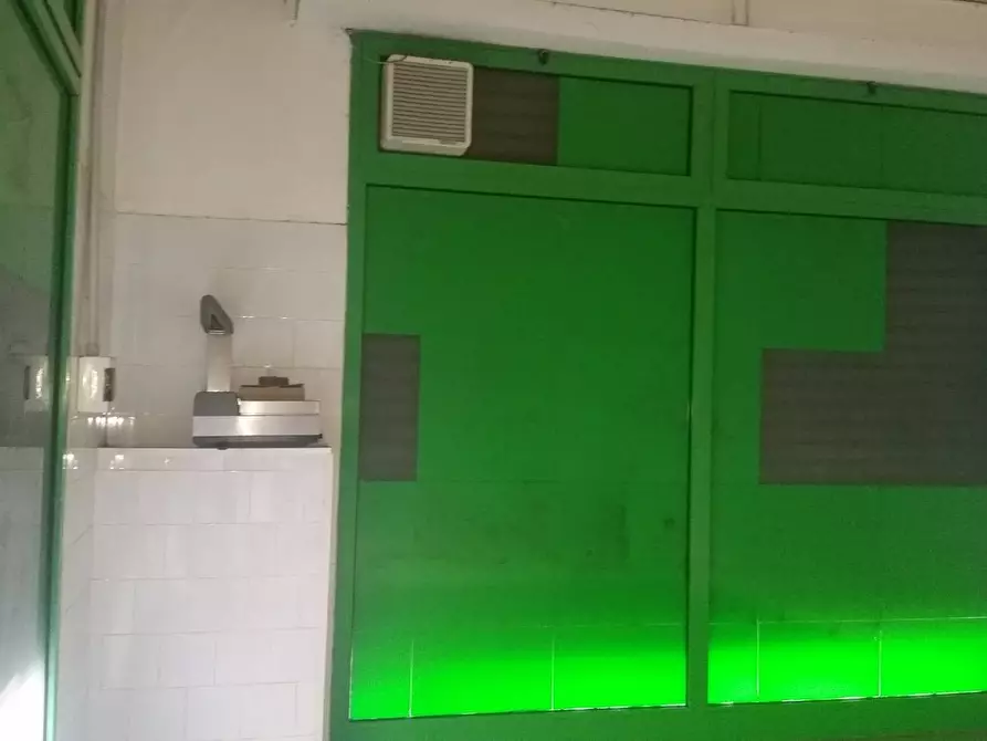 Immagine 9 di Locale commerciale in vendita  in via valdera a Ponsacco