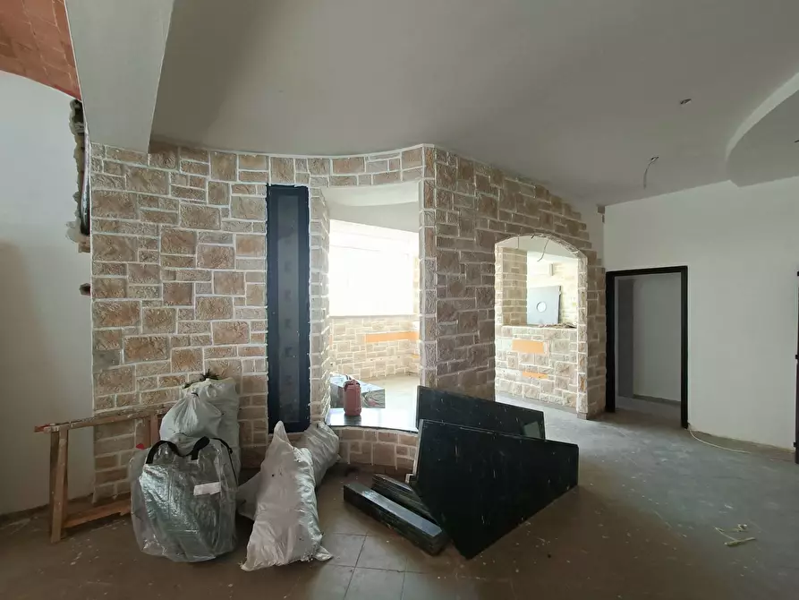 Immagine 3 di Locale commerciale in affitto  in via vittorio veneto a Crespina Lorenzana