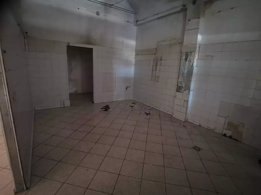 Immagine 5 di Locale commerciale in affitto  in via ciro menotti a Ponsacco