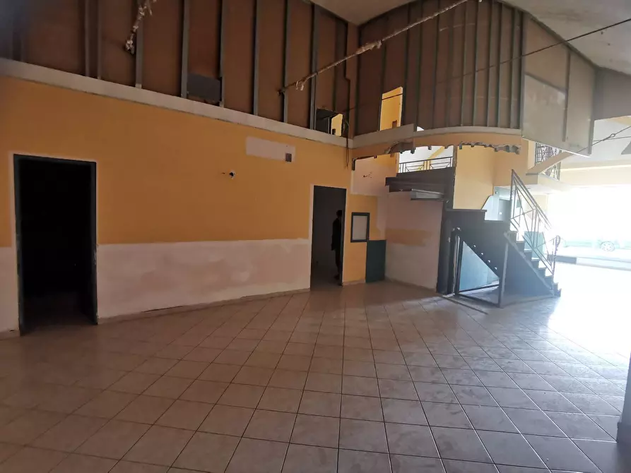 Immagine 4 di Locale commerciale in affitto  in via ciro menotti a Ponsacco