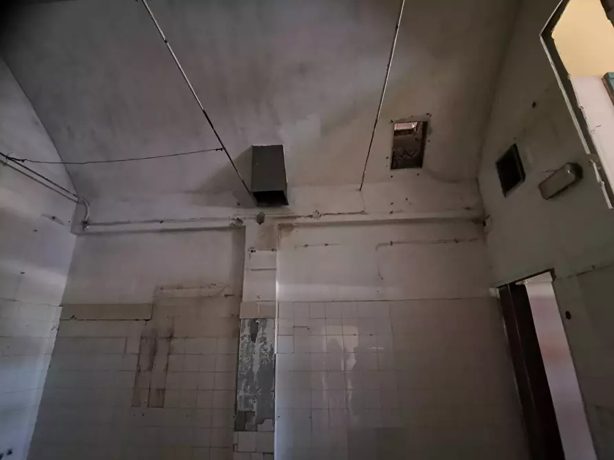 Immagine 6 di Locale commerciale in affitto  in via ciro menotti a Ponsacco