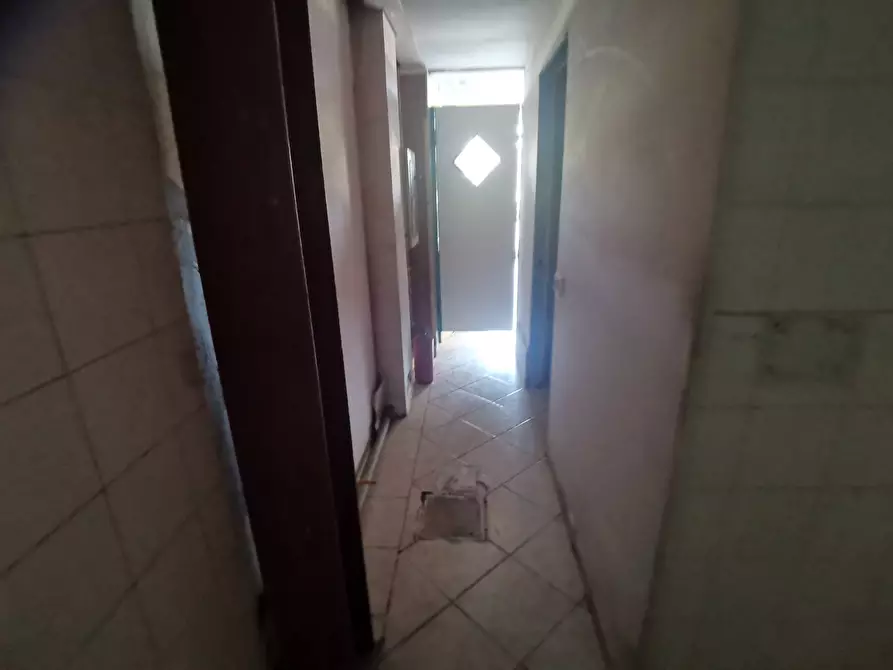 Immagine 10 di Locale commerciale in affitto  in via ciro menotti a Ponsacco