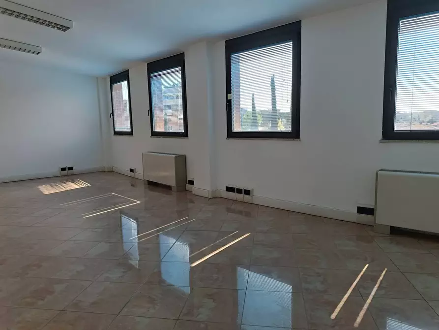 Immagine 1 di Ufficio in affitto  in via cisanello a Pisa