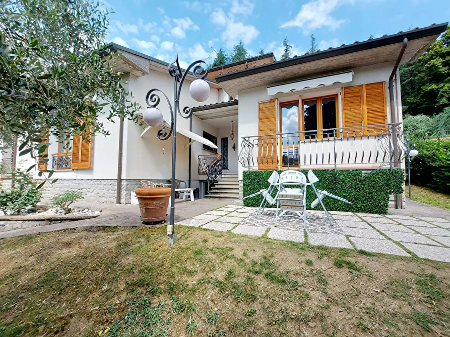 Immagine 2 di Villa in vendita  in via carnelli a Modigliana