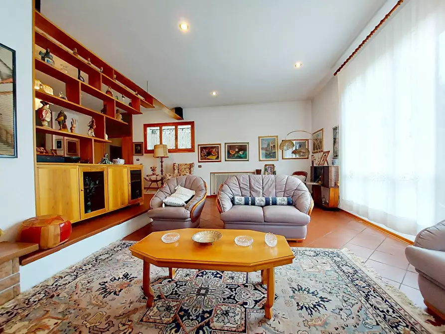 Immagine 10 di Villa in vendita  in via carnelli a Modigliana