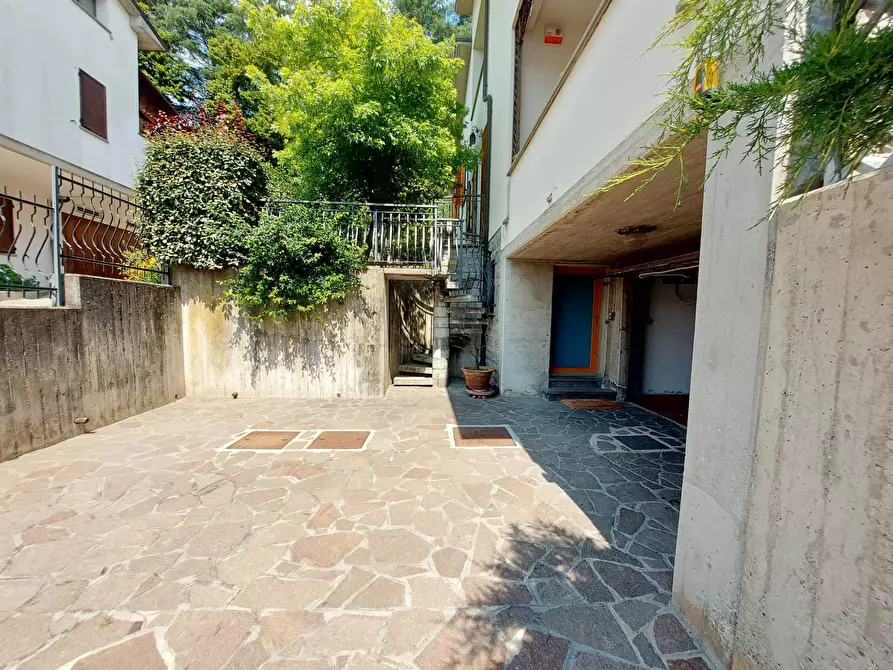 Immagine 29 di Villa in vendita  in via carnelli a Modigliana