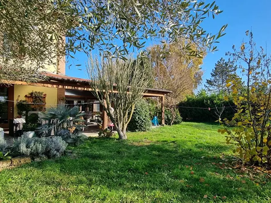 Immagine 6 di Villetta a schiera in vendita  in VIA BONORA a Castel Maggiore