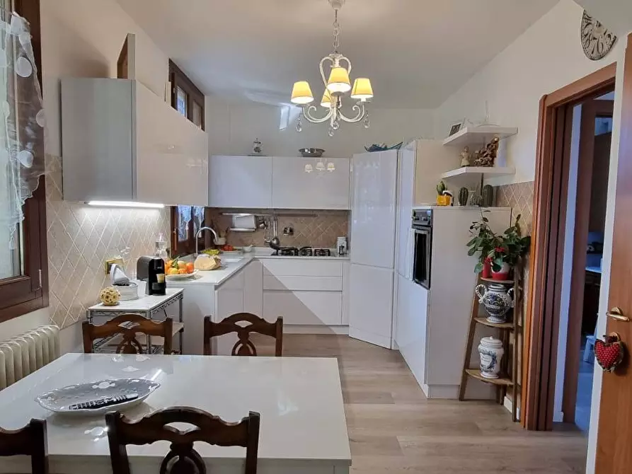 Immagine 13 di Villetta a schiera in vendita  in VIA BONORA a Castel Maggiore