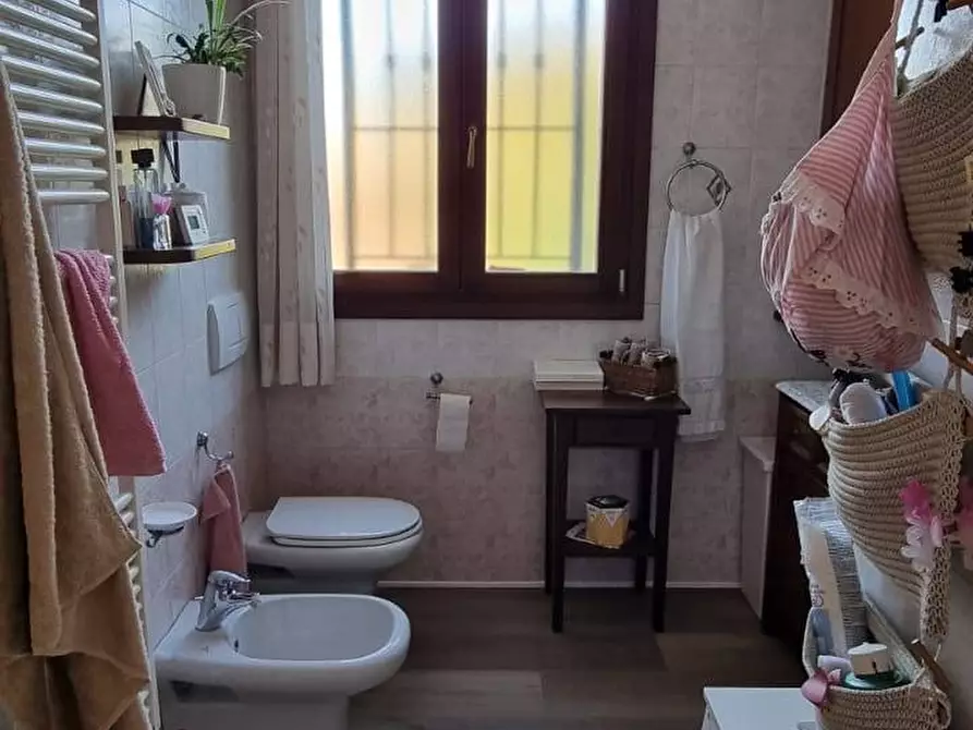 Immagine 17 di Villetta a schiera in vendita  in VIA BONORA a Castel Maggiore