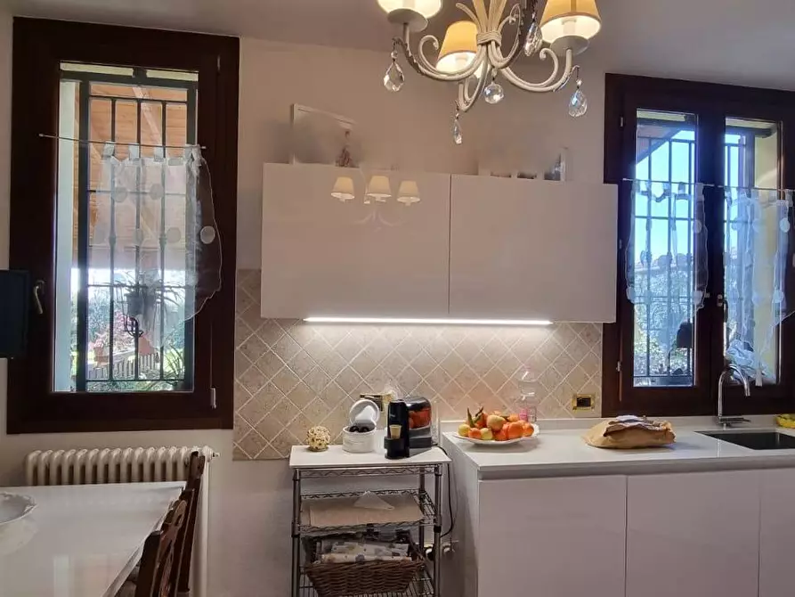 Immagine 14 di Villetta a schiera in vendita  in VIA BONORA a Castel Maggiore