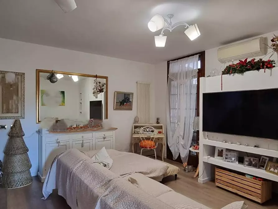 Immagine 9 di Villetta a schiera in vendita  in VIA BONORA a Castel Maggiore