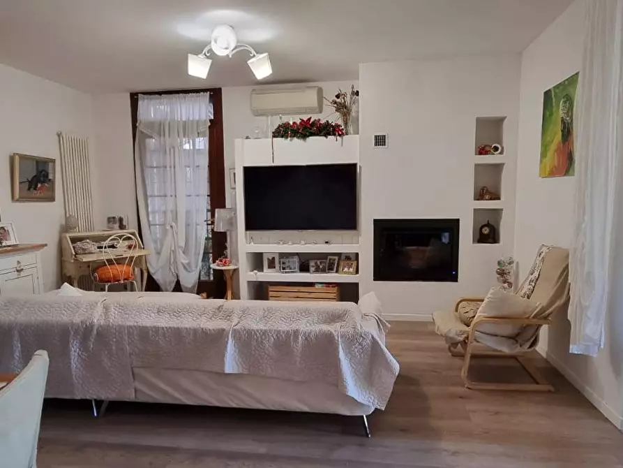 Immagine 10 di Villetta a schiera in vendita  in VIA BONORA a Castel Maggiore