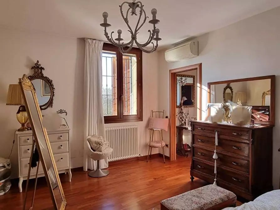 Immagine 27 di Villetta a schiera in vendita  in VIA BONORA a Castel Maggiore