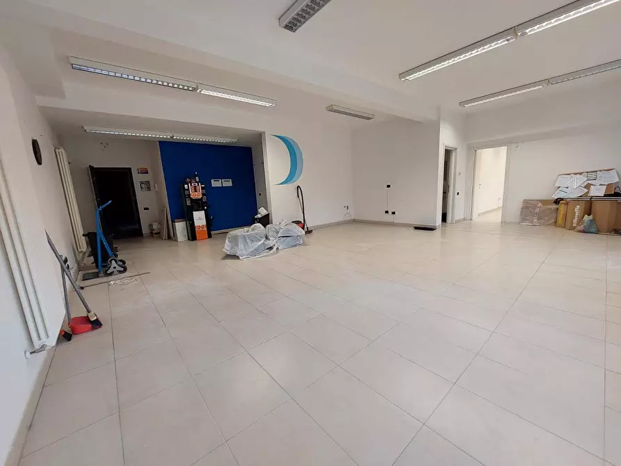 Immagine 1 di Ufficio in vendita  in via san pier tommaso a Bologna