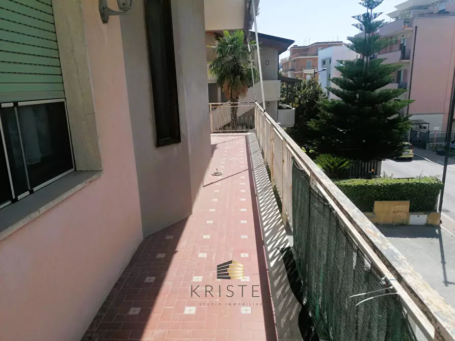 Immagine 5 di Appartamento in vendita  in VIA ARAPIETRA a Pescara