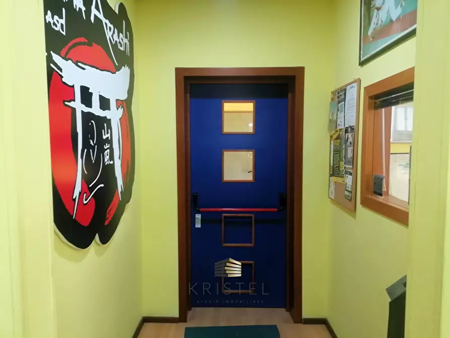 Immagine 9 di Locale commerciale in vendita  in VIALE ANTONELLI a Montesilvano