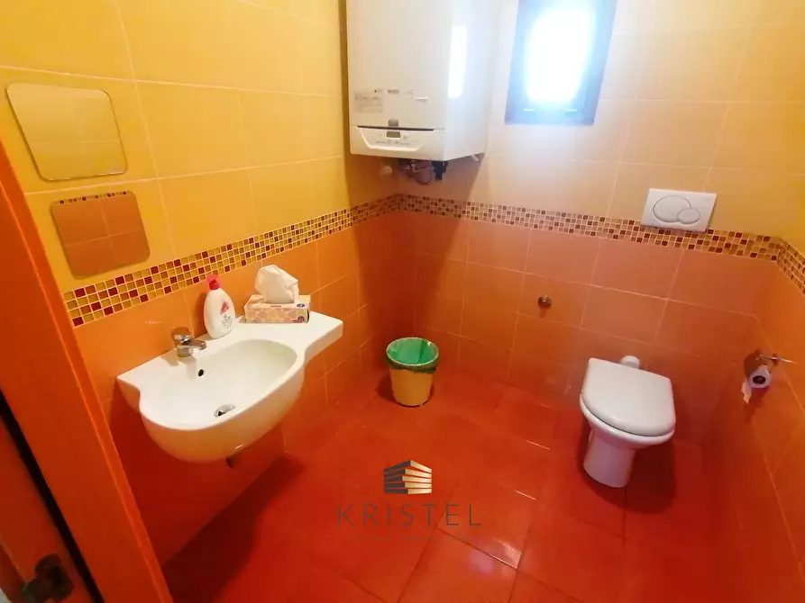 Immagine 12 di Locale commerciale in vendita  in VIALE ANTONELLI a Montesilvano