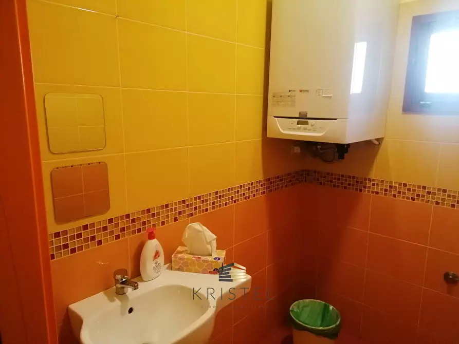 Immagine 13 di Locale commerciale in vendita  in VIALE ANTONELLI a Montesilvano