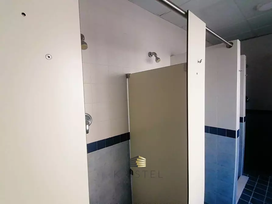 Immagine 15 di Locale commerciale in vendita  in VIALE ANTONELLI a Montesilvano