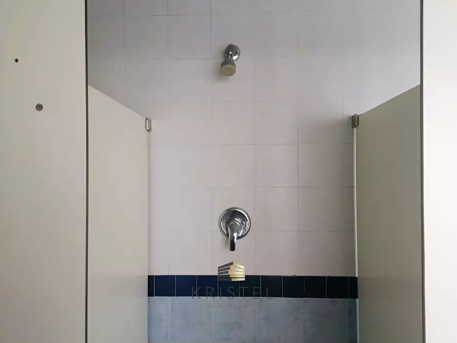 Immagine 16 di Locale commerciale in vendita  in VIALE ANTONELLI a Montesilvano