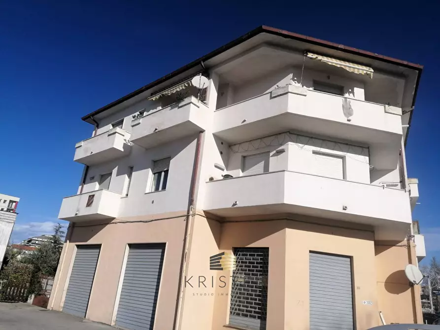 Immagine 1 di Appartamento in vendita  in VIA TIBURTINA VALERIA a Pescara