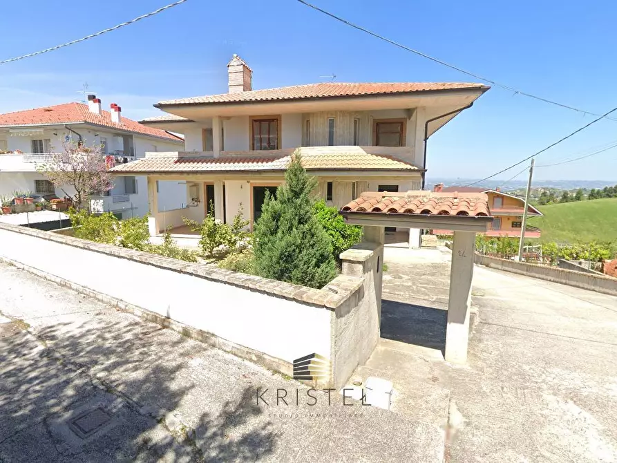 Immagine 1 di Villa in vendita  in VIA CROCI a Casalincontrada