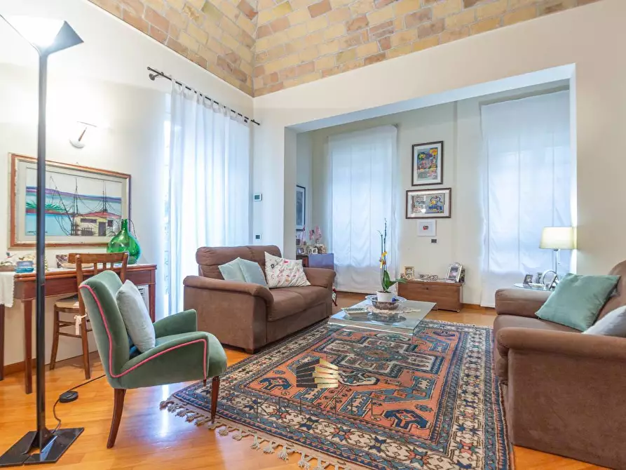 Immagine 7 di Villa in vendita  in VIA  MANZONI a Pescara