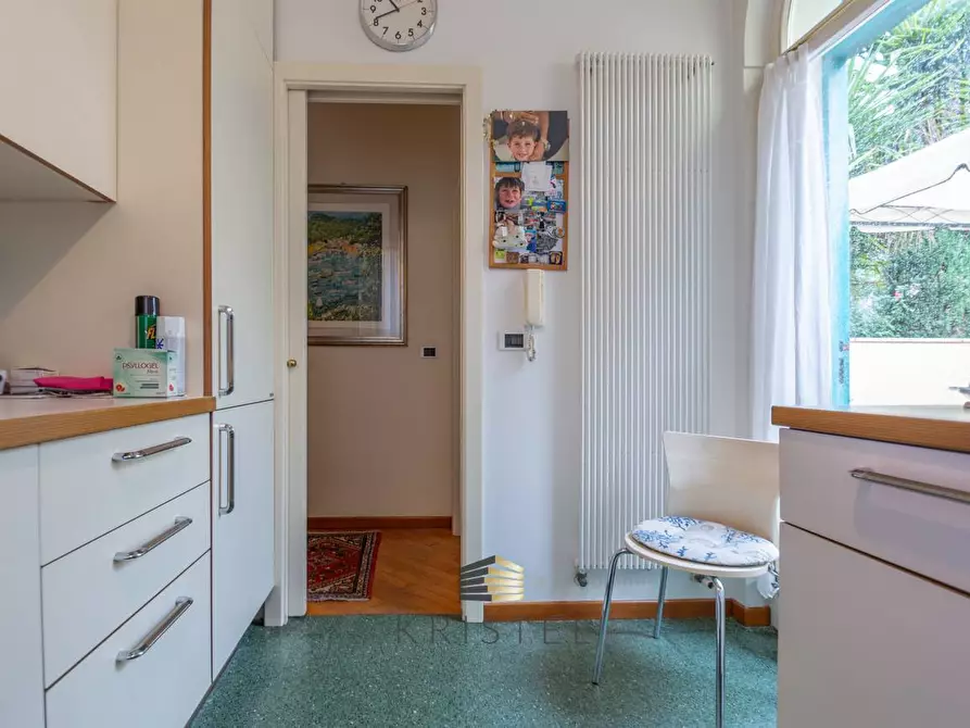 Immagine 11 di Villa in vendita  in VIA  MANZONI a Pescara