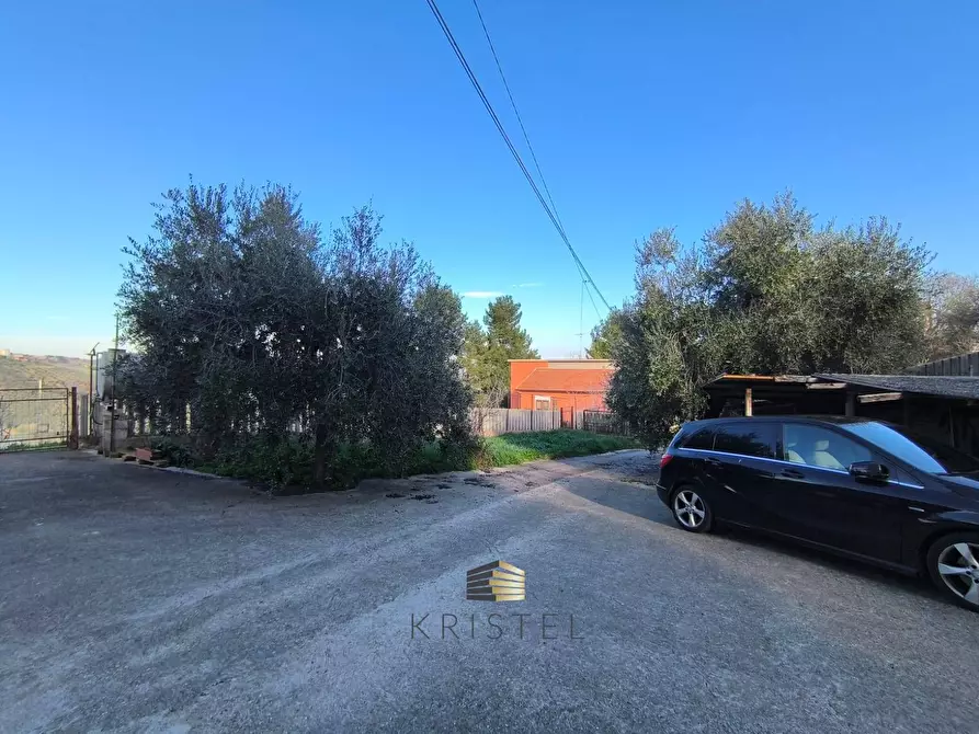 Immagine 8 di Casa indipendente in vendita  in STRADA FONTECHIARA a Chieti