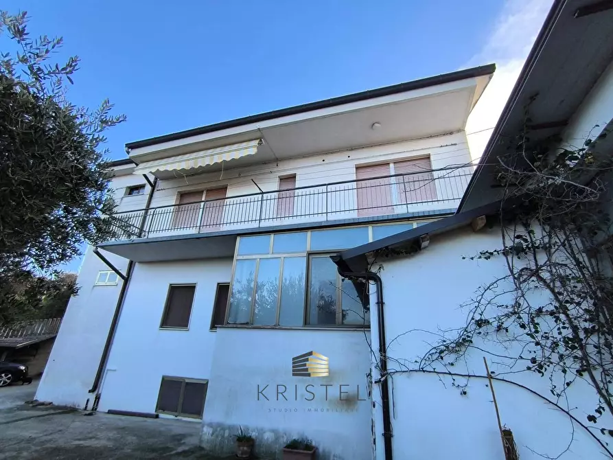 Immagine 10 di Casa indipendente in vendita  in STRADA FONTECHIARA a Chieti