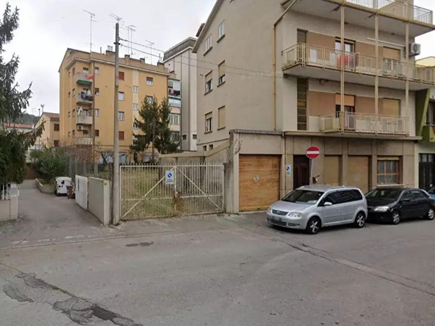 Immagine 1 di Magazzino in vendita  in via marzio moro a Monfalcone