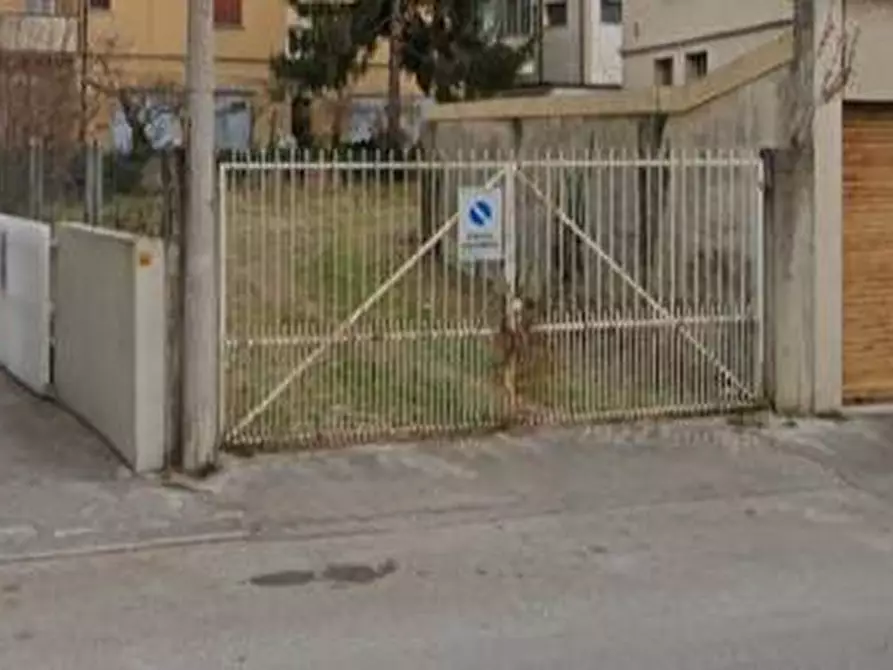 Immagine 4 di Magazzino in vendita  in via marzio moro a Monfalcone