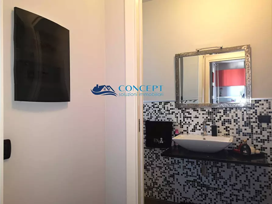 Immagine 11 di Casa bifamiliare in vendita  in via Roma a Martinsicuro