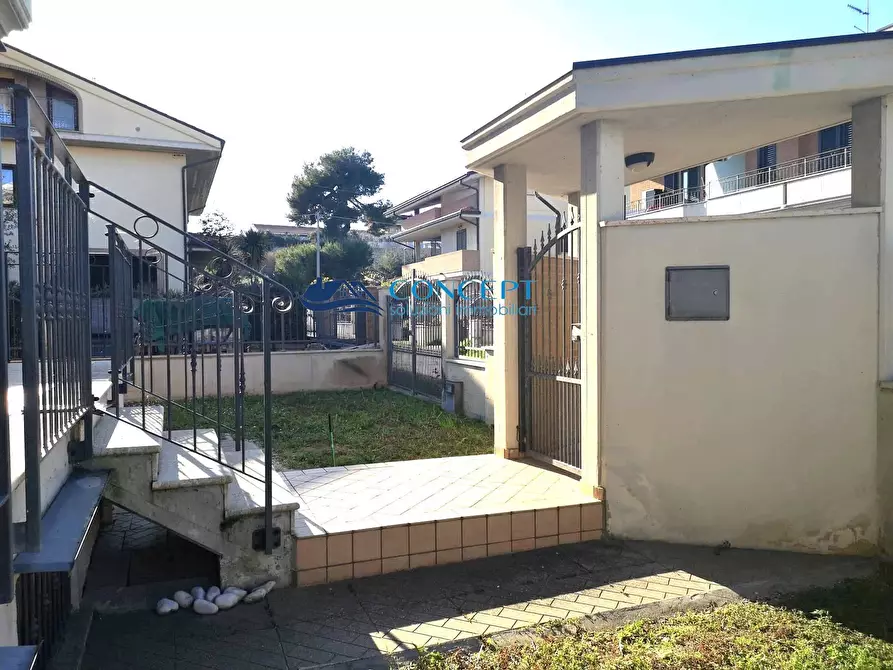 Immagine 24 di Casa bifamiliare in vendita  in via Roma a Martinsicuro