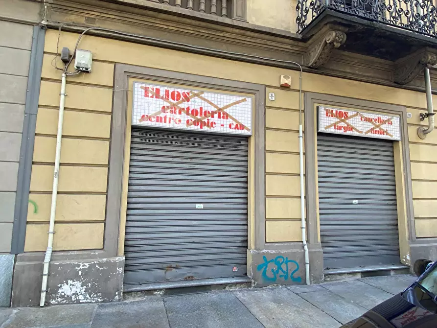 Immagine 1 di Locale commerciale in vendita  a Torino