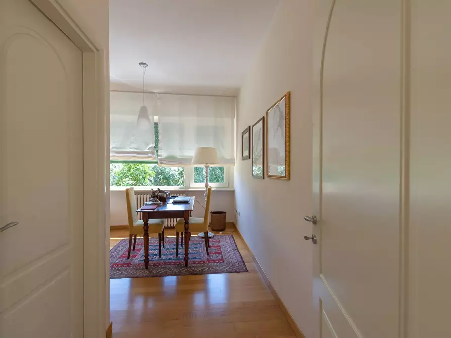 Immagine 29 di Villa in vendita  in P. Farinati a Garda