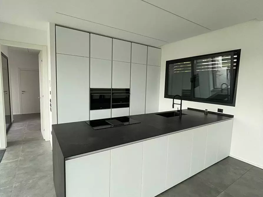 Immagine 4 di Villa in vendita  in via Danzia a Affi