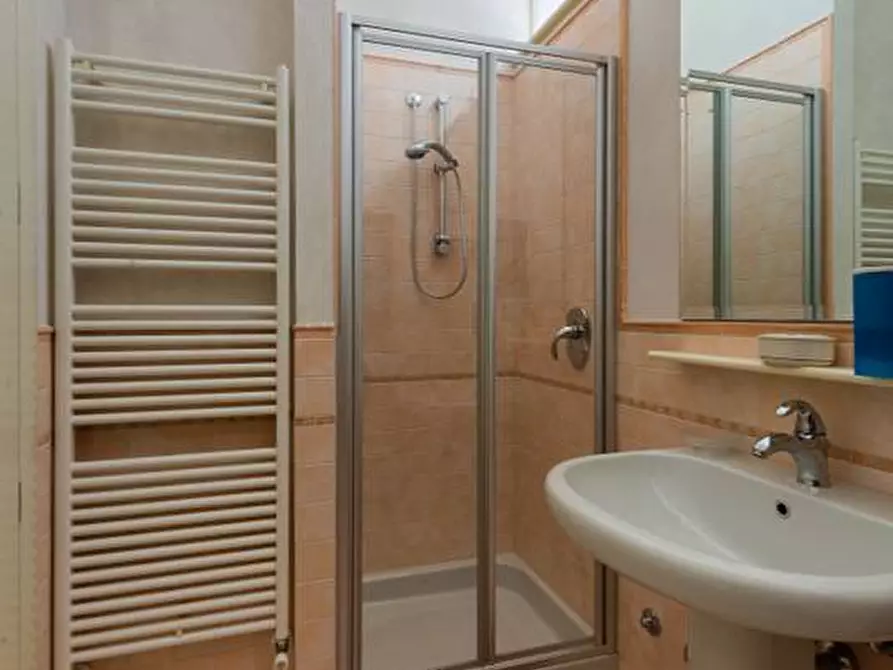 Immagine 26 di Villa in vendita  in VIA PAOLO FARINATI a Garda