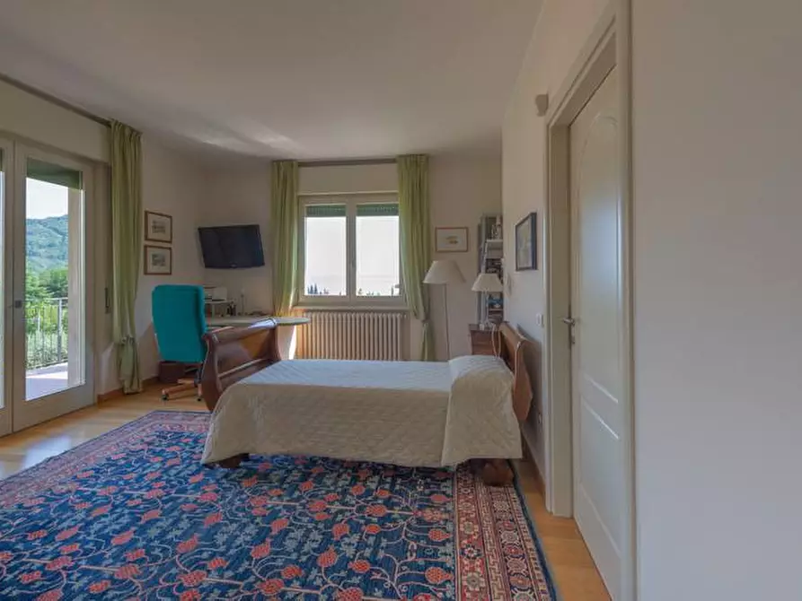 Immagine 28 di Villa in vendita  in VIA PAOLO FARINATI a Garda