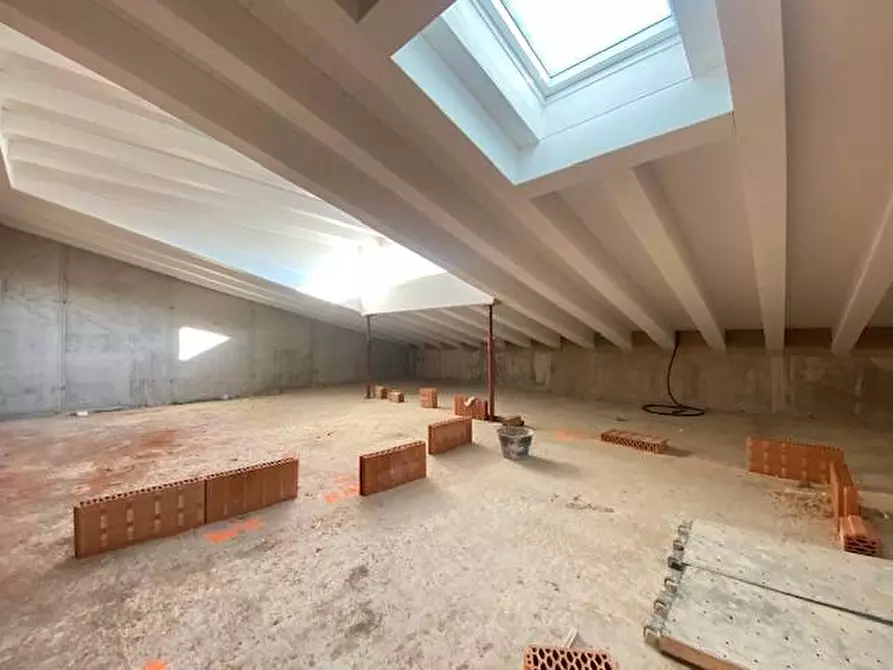 Immagine 24 di Appartamento in vendita  a Costermano sul Garda