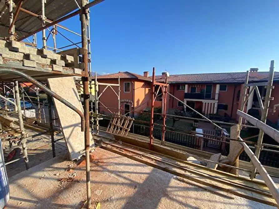 Immagine 25 di Appartamento in vendita  a Costermano sul Garda