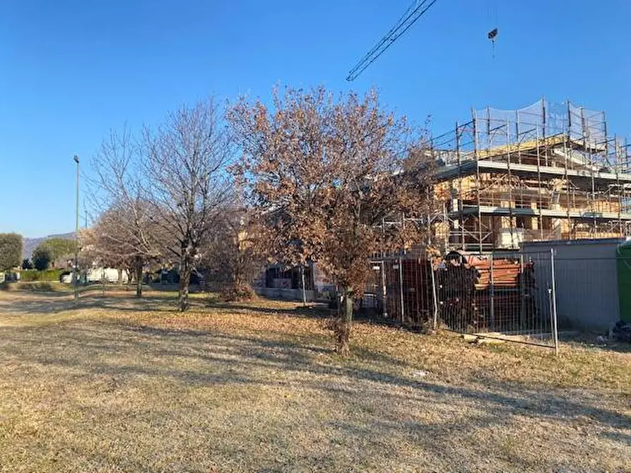 Immagine 27 di Appartamento in vendita  a Costermano sul Garda