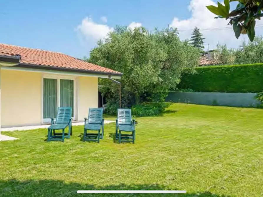 Immagine 1 di Villa in affitto  in VIA CASARETTI a Bardolino