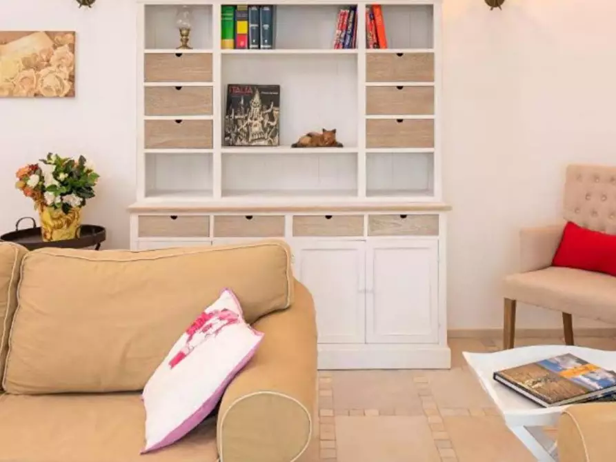 Immagine 19 di Villa in affitto  in VIA CASARETTI a Bardolino